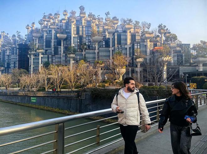 星欧平台官方:来上海过中国年“歪果仁”频创新高:有人去东方明珠登高,有人扎堆外滩、武康路